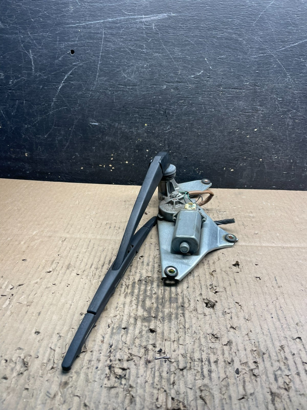 2003 to 2011 Honda Element Rear Windshield Washer Wiper Motor U9111 DG1