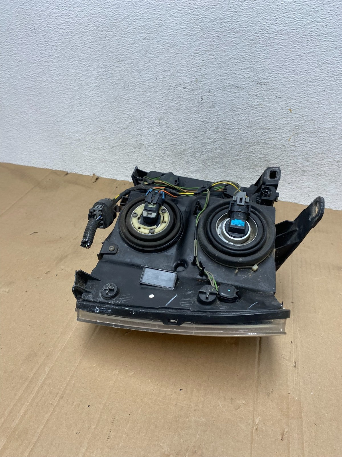 2007 - 2014 GMC Sierra Right Passenger RH Halogen Headlight AE9102 DW12