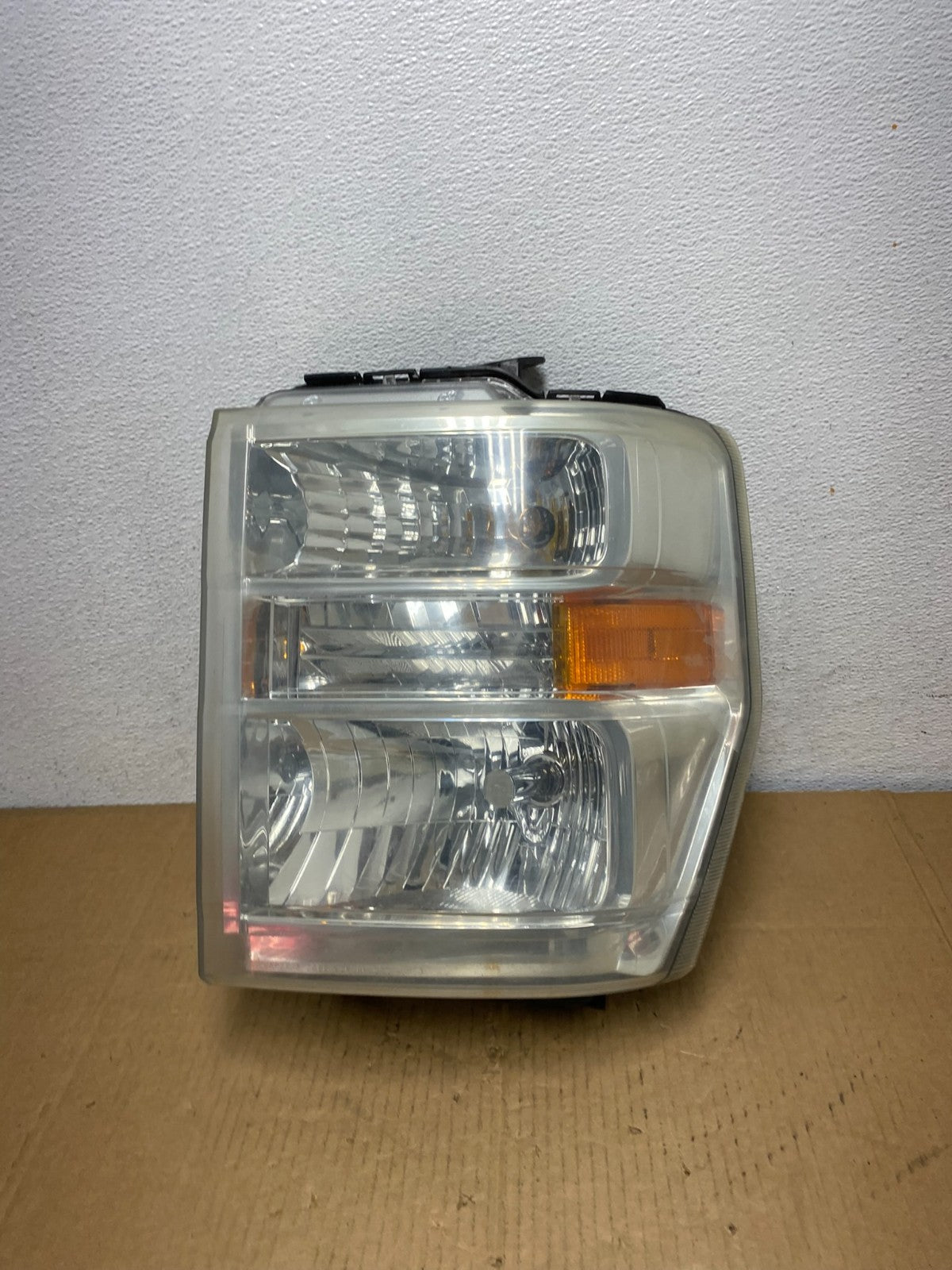 2008-2014 Ford Econoline E150 E250 E350 Left Driver LH Headlight AD0825 DW0