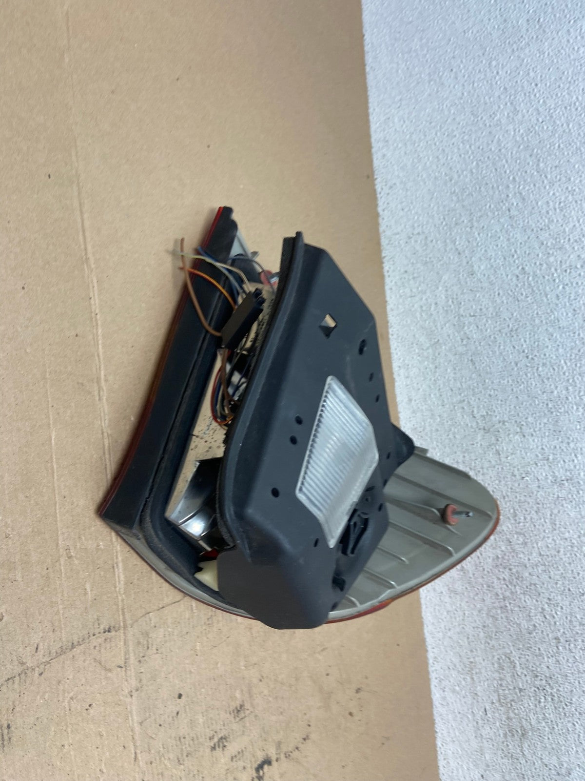 2002 - 2005 BMW 3 E46 Series Right Passenger RH Side Tail Light AF4499 LK3