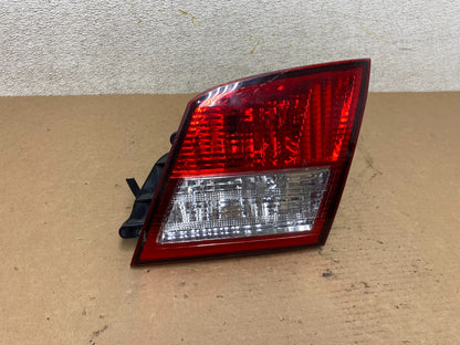2002-2004 Infiniti i35 Inner Right Passenger Rh Side Tail Light OEM O9770 DW0