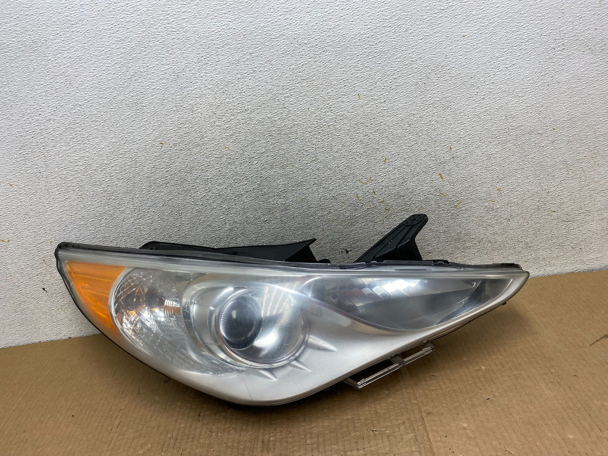 2011 - 2014 Hyundai Sonata Right Passenger Rh Side Headlight Halogen AI6662 DW0