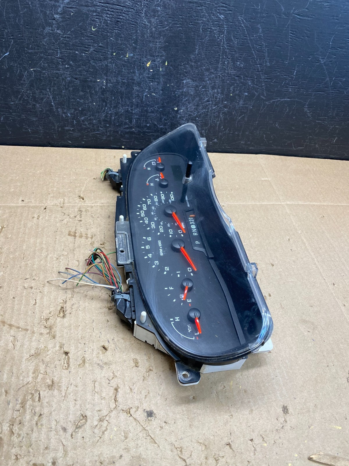 2006 Ford E350 Gauge Speedometer Cluster AC9049 DW1