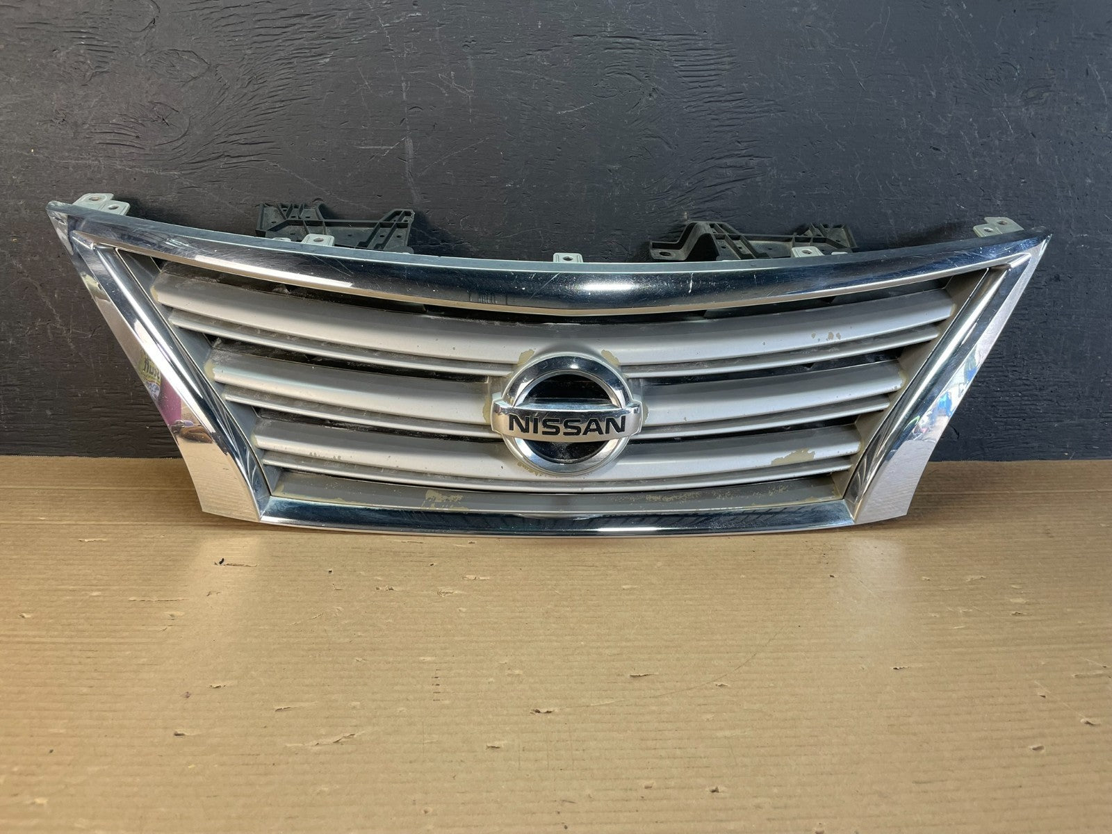 2013 to 2015 Nissan Sentra Front Upper Chrome Grill Grille ae8723 DG0