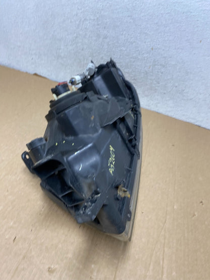 2000 - 2006 Mitsubishi Montero Right Passenger Side Headlight Halogen AG2004 DW11