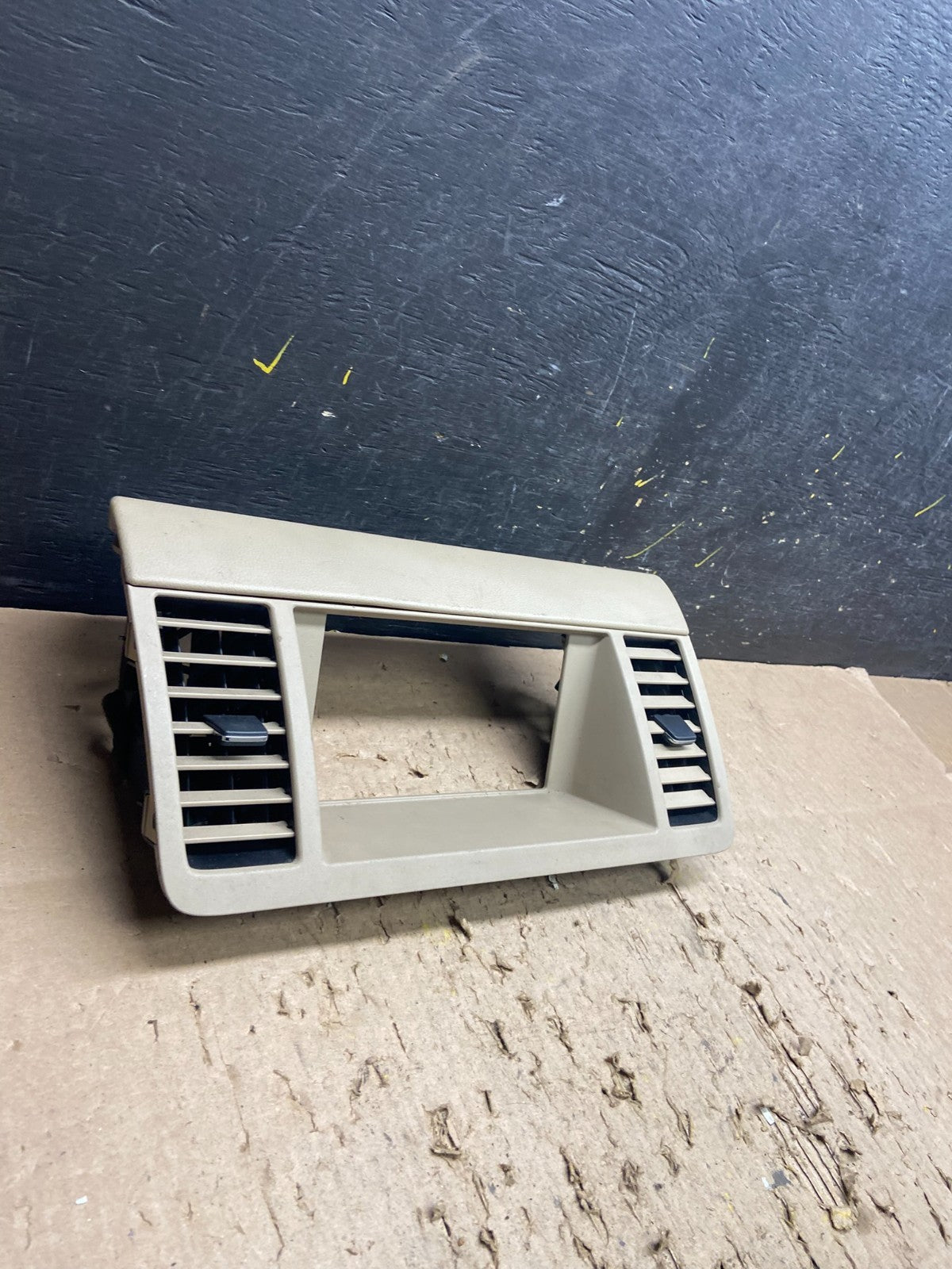 2003-2007 Nissan Murano Radio Center Console Display Bezel Air Vent T8878 DG1