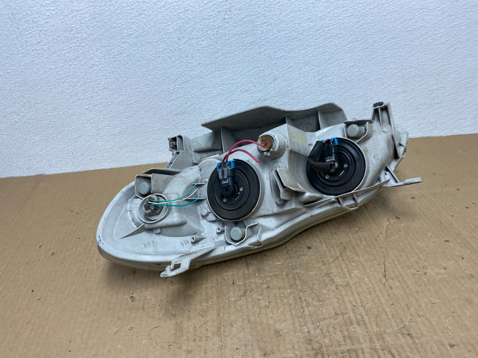 2005 to 2008 Toyota Corolla Right Passenger RH side Headlight Oem AB8450 DW4