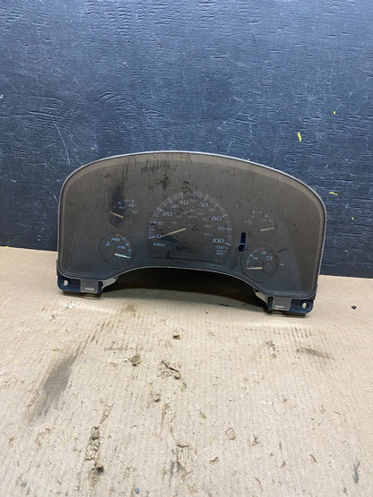 2004 to 2007 Chevrolet Express Speedometer Cluster Gauge OEM Q9321 DG0