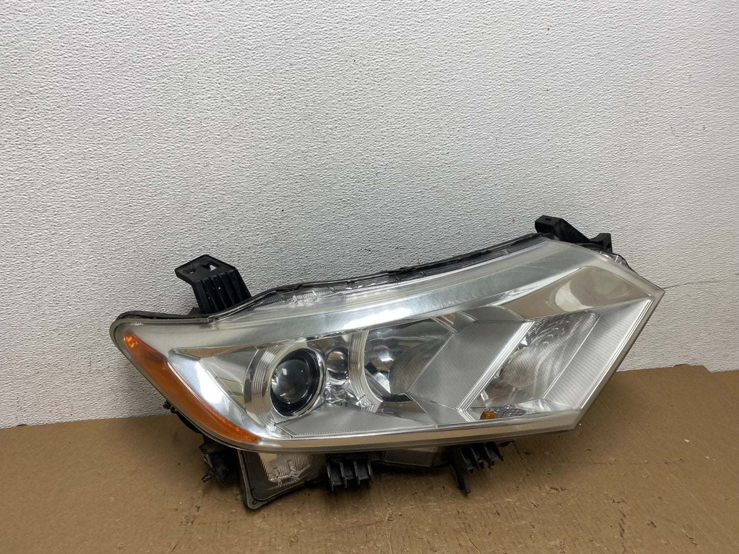 2012 to 2017 Nissan Quest Right Passenger RH Headlight Halogen AD8131 DW0