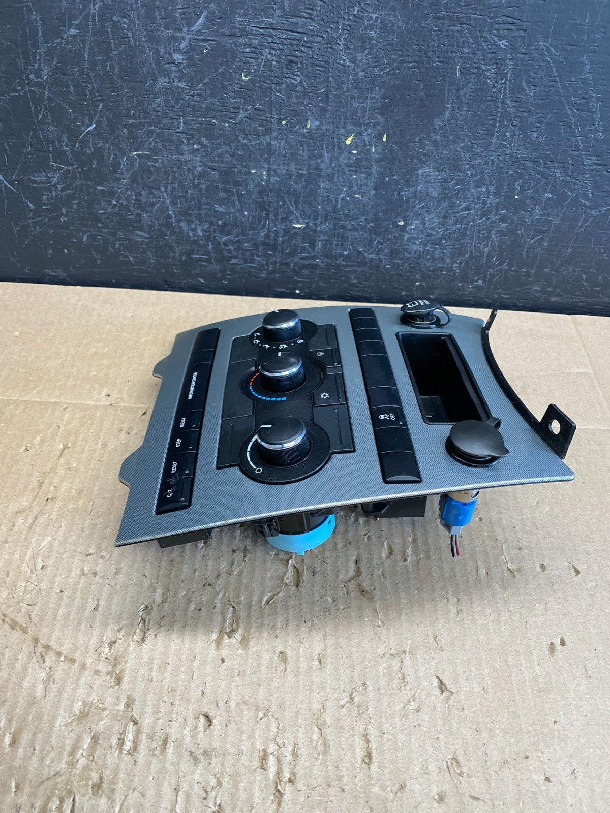 2005 to 2007 Jeep Commander Grand Cherokee A/C Climate Control Bezel AC9105 DG1