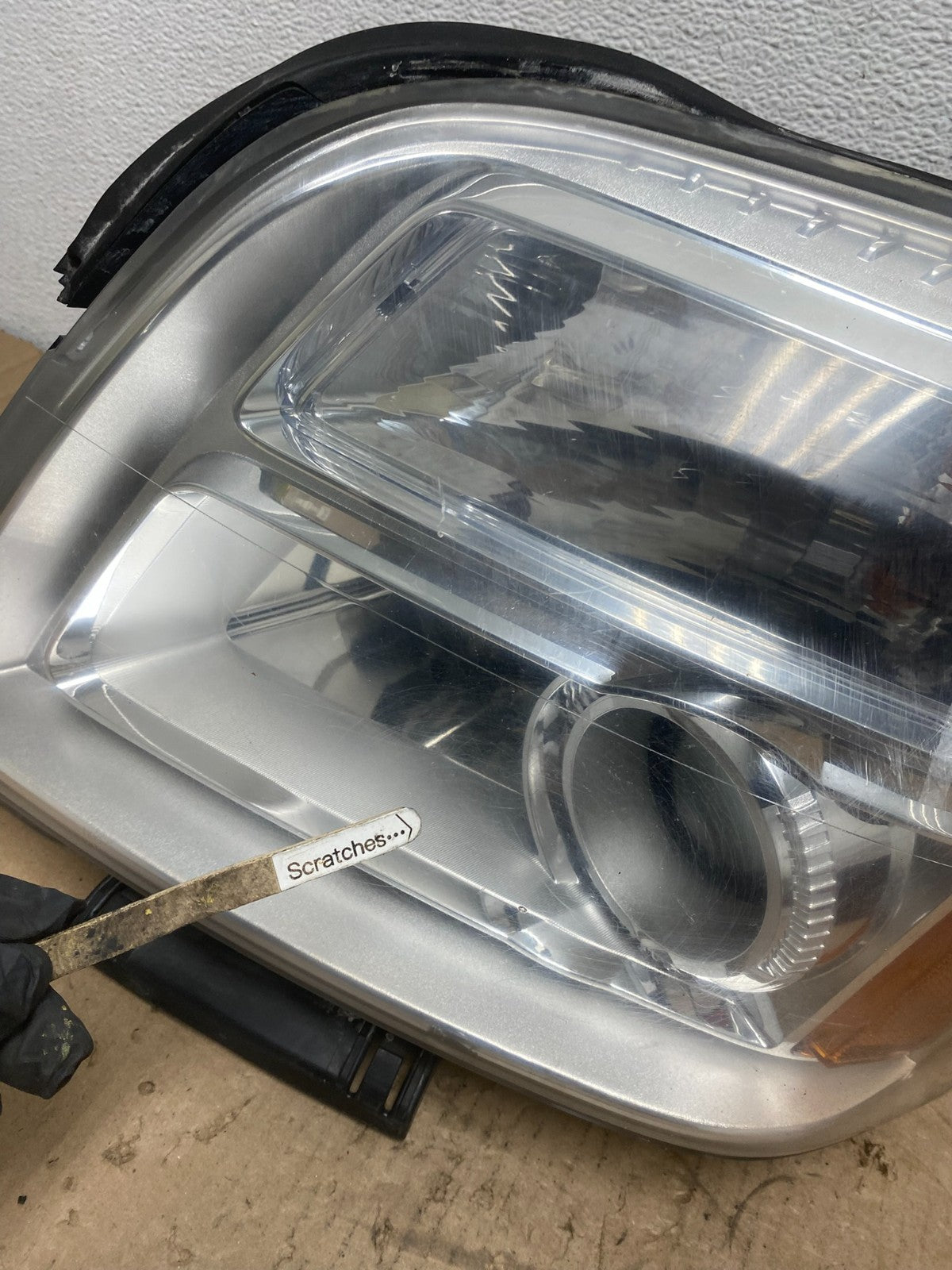 2010 to 2015 GMC Terrain Halogen Left Driver Lh Side Headlight AF3319 LK3