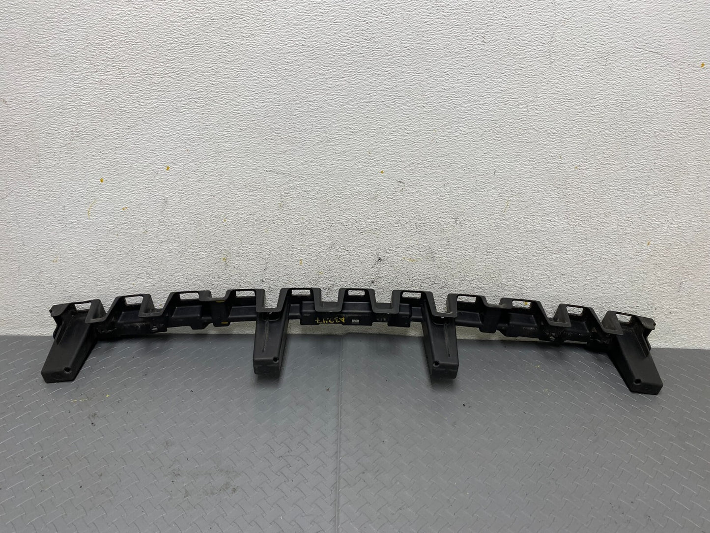2011 - 2020 Dodge Durango Rear Bumper Impact Energy Shock Absorber A3047 OEM DG14
