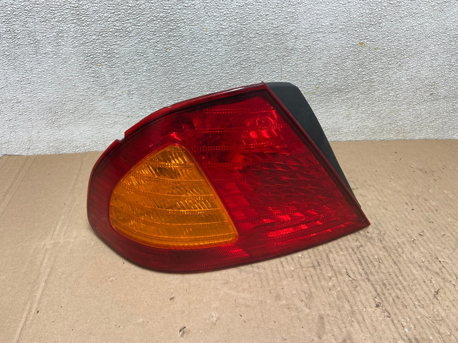 2000 2001 2002 Toyota Avalon Left Driver Side Tail Light AB6054 LK0