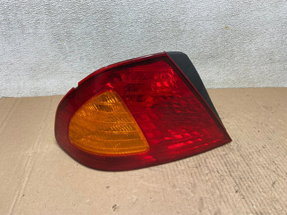 2000 2001 2002 Toyota Avalon Left Driver Side Tail Light AB6054 LK0