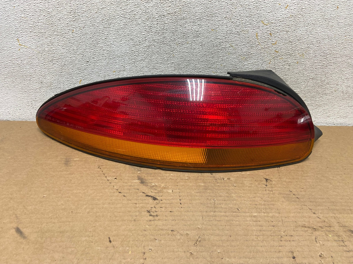 2003-2004 Chrysler Concorde Left Driver LH Side Tail Light AH4253 LK0