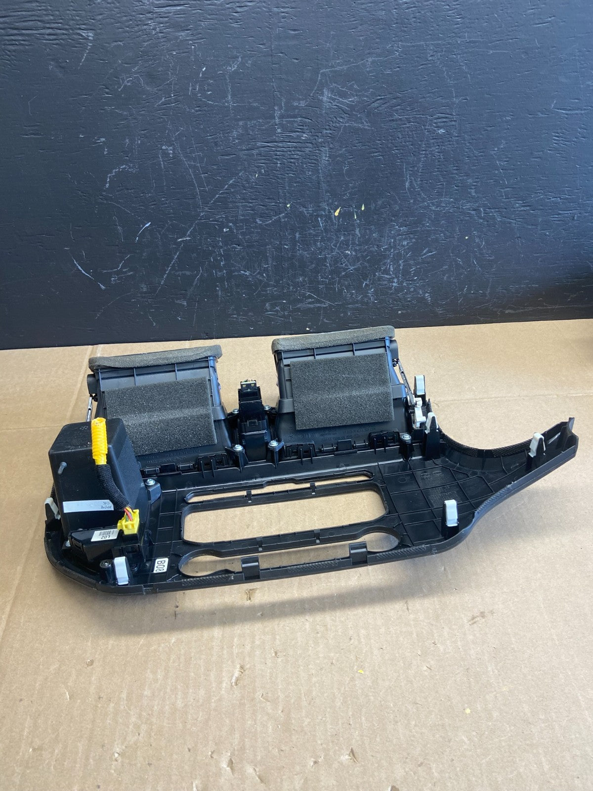 2012 - 2015 Kia Rio Center Console Radio Bezel Panel Trim Air Vents OE AB9246 DG3