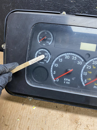 Freightliner Dashboard Instrument Cluster 3319210070 Z96381