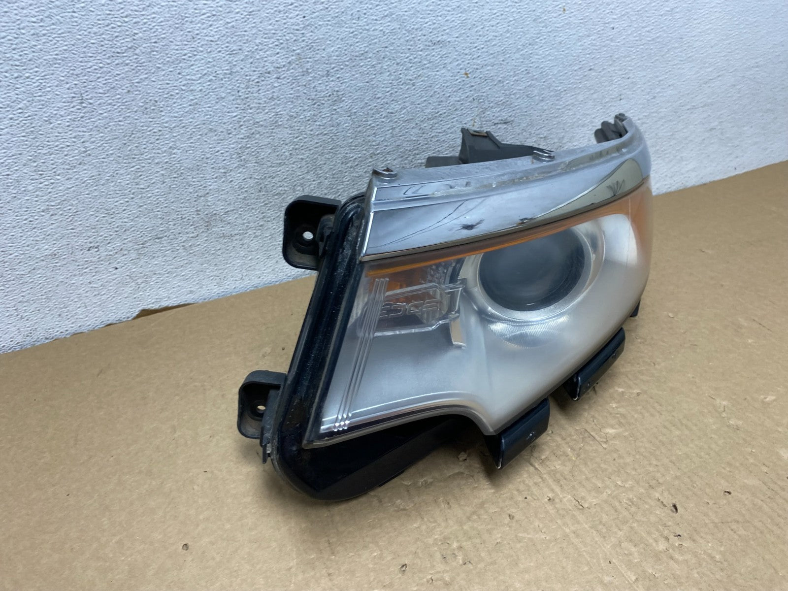 2011 to 2014 Ford Edge Front Left Driver Side Headlight Halogen AF7378 DW2