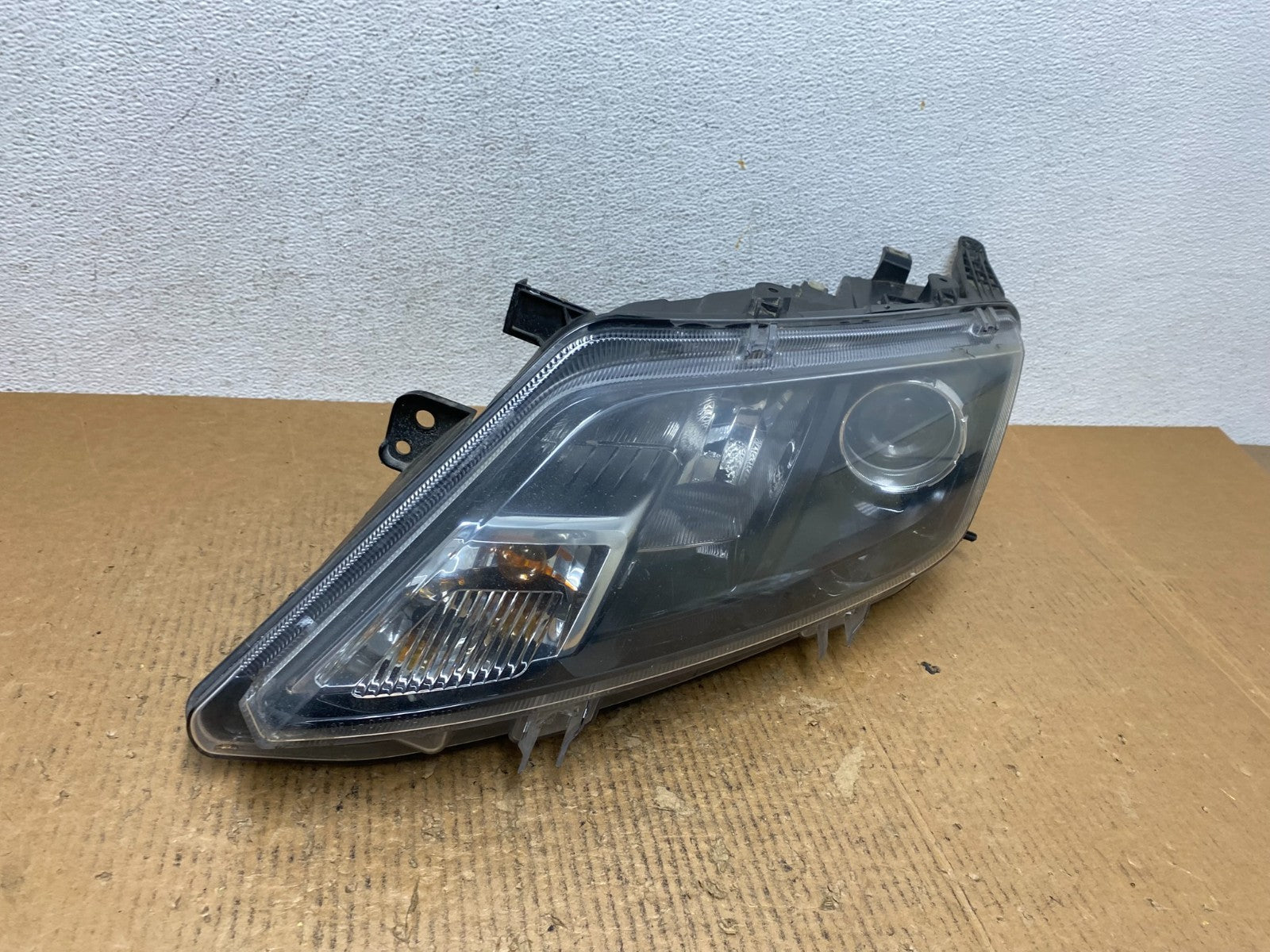 2010 2011 2012 Ford Fusion Left Driver LH Side Headlight Halogen AE1665 DW2