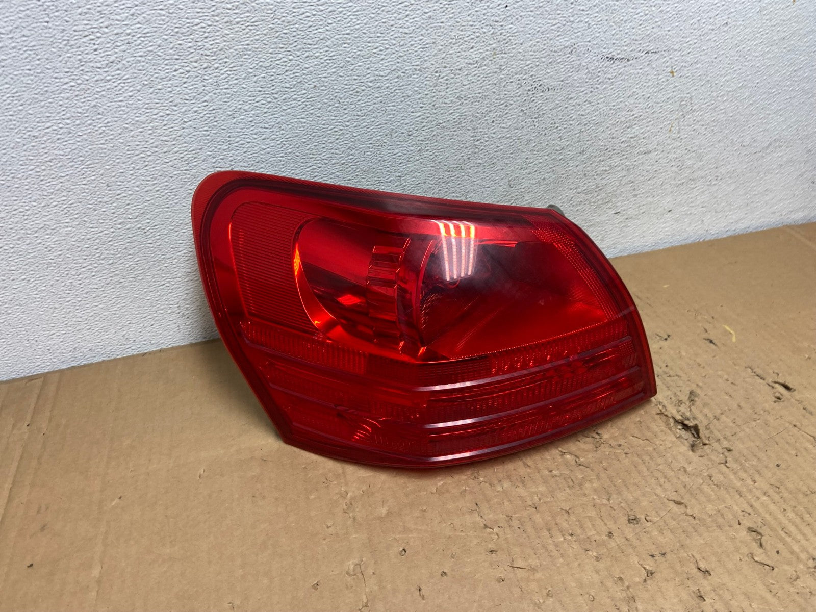 2008 to 2015 Nissan Rogue Left Driver Lh Side Tail Light AD2433 LK2