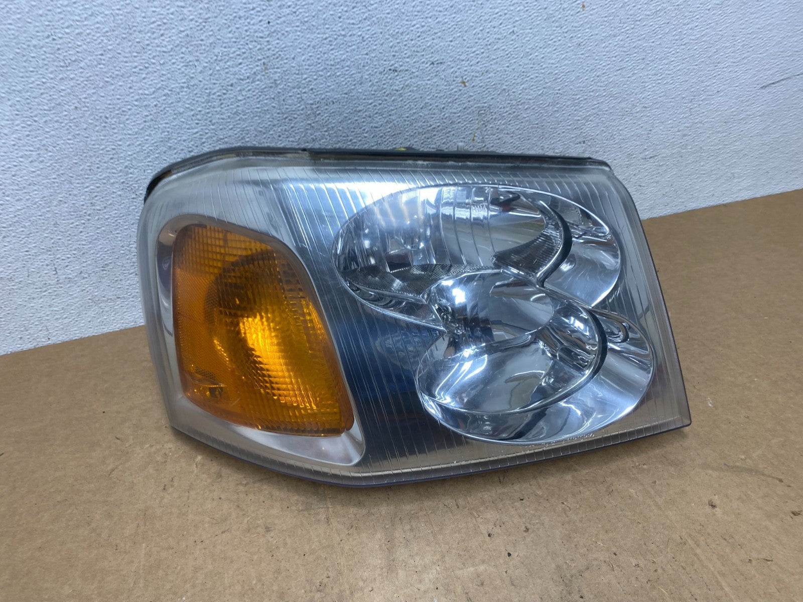 2002 to 2009 Gmc Envoy Right Passenger RH Side Headlight Halogen TYC AD6131 DW0