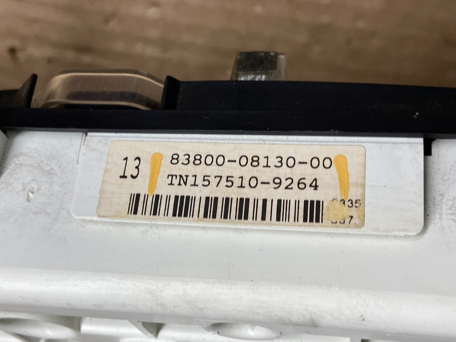 2004 2005 Toyota Sienna Speedometer Cluster Gauge Y2407  DG6