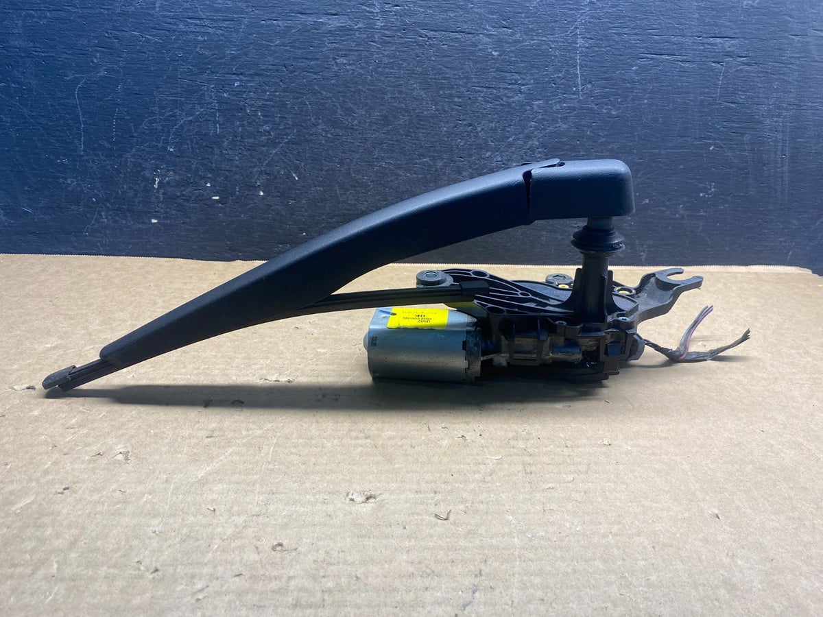 2011 to 2019 Ford Explorer Rear Windshield Wiper Motor AF6635 DG3