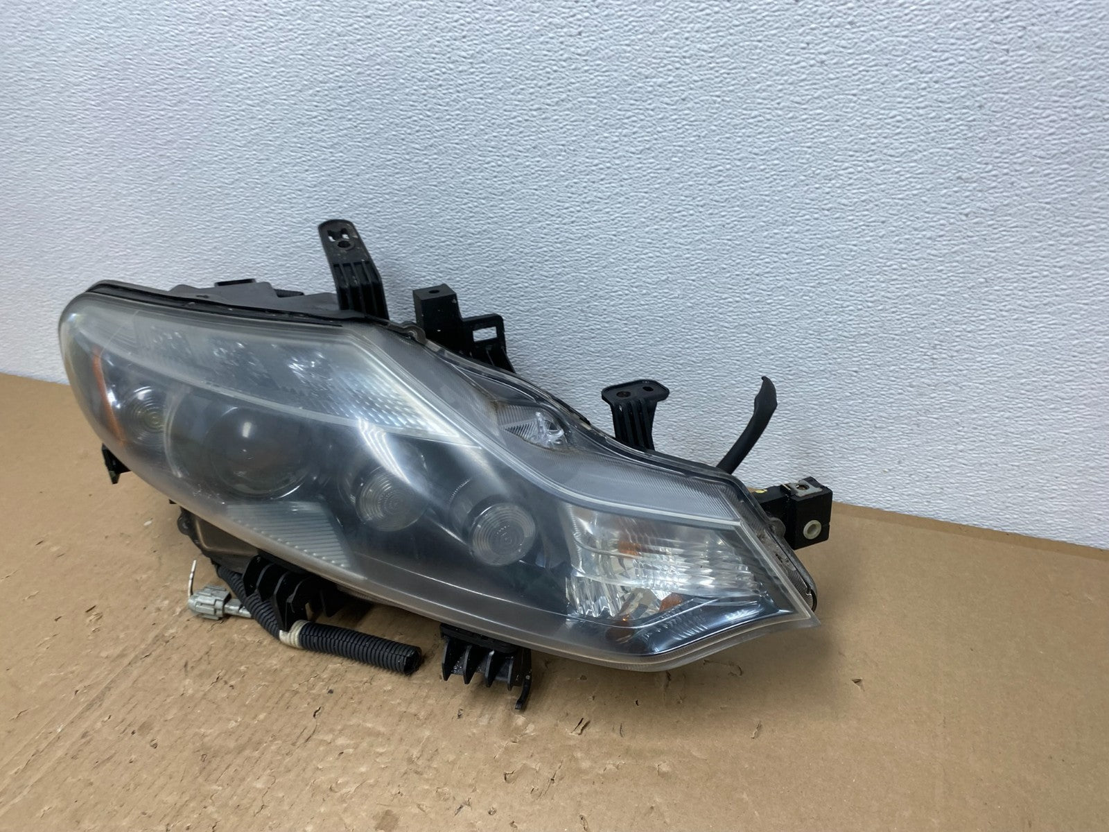 2011 to 2014 Nissan Murano Headlight Right Passenger RH Oem Xenon Hid AB6970 DW1