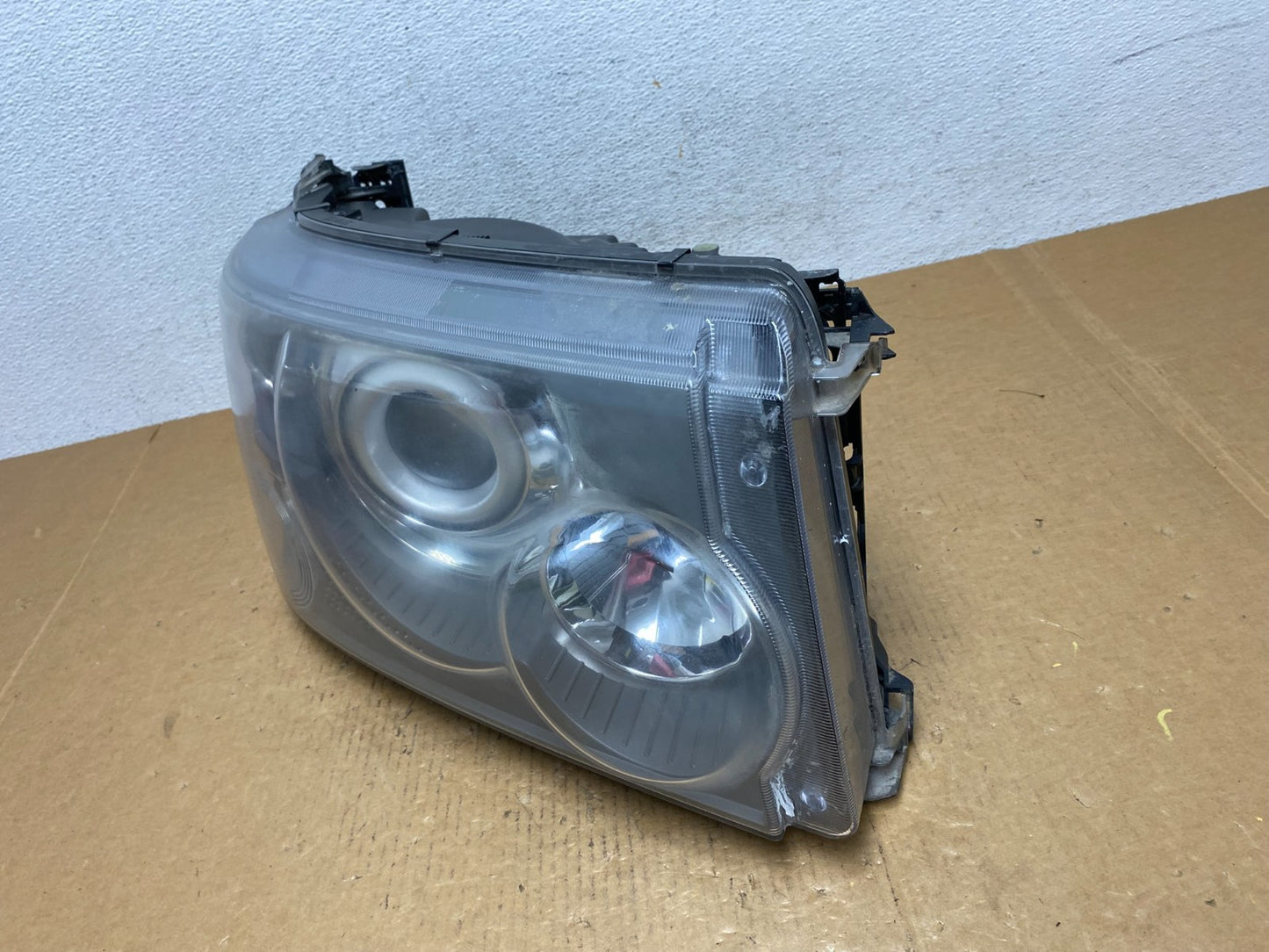 2006-2009 Land Rover Range Rover Right Passenger Xenon Headlight AE0457 DW1