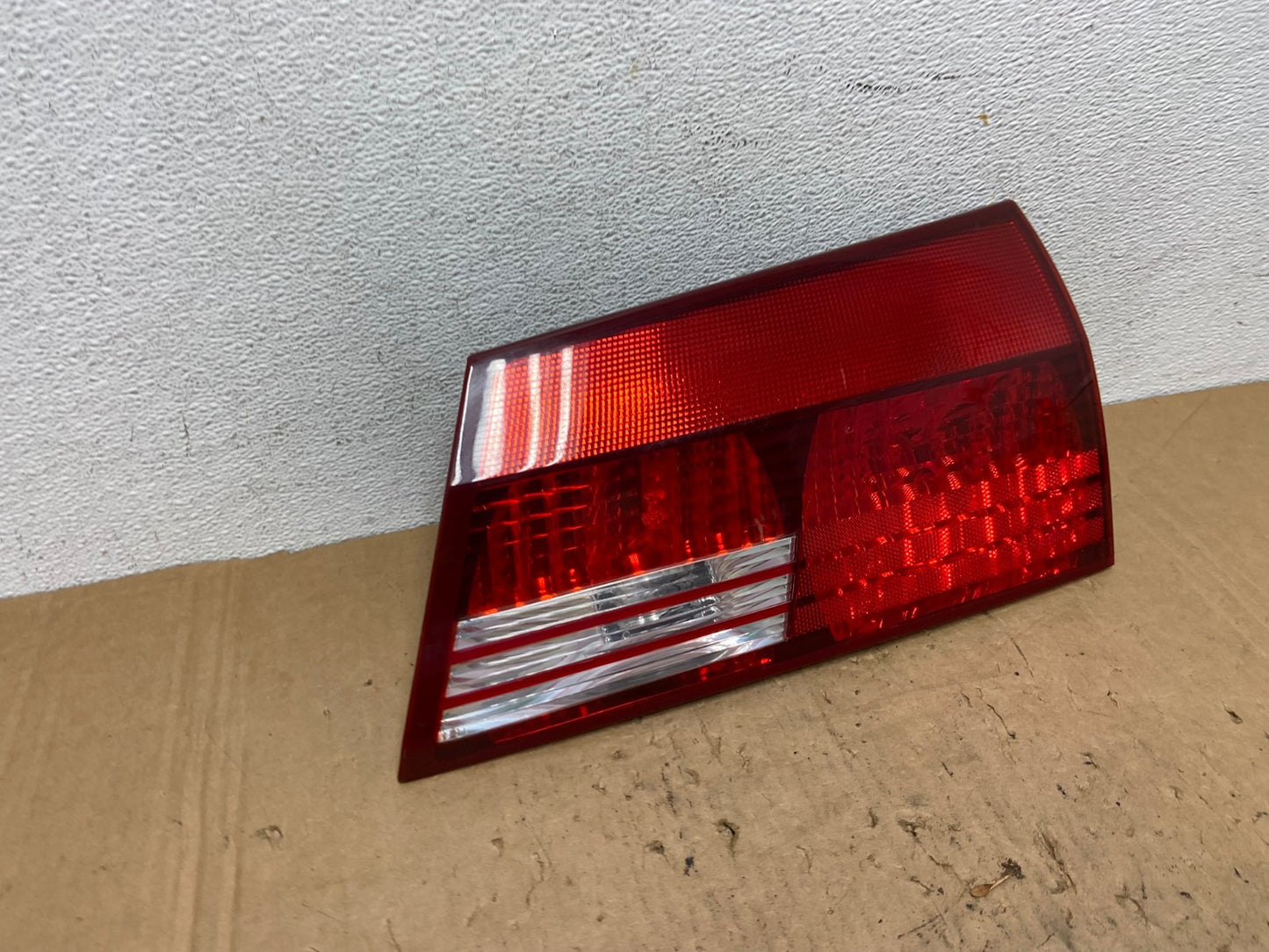 2004-2005 Toyota Sienna Right Passenger RH Side Inner Tail Light AD3087 LK2