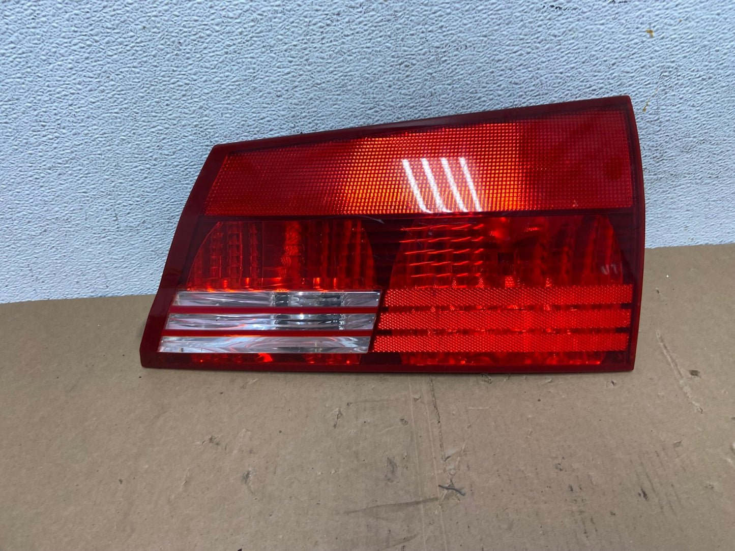 2004-2005 Toyota Sienna Right Passenger RH Side Inner Tail Light AD7920 LK0