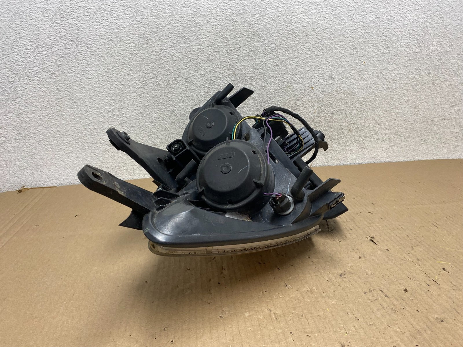 2007 to 2010 Saturn Outlook Left Driver LH Halogen Headlight AG8015 DW7