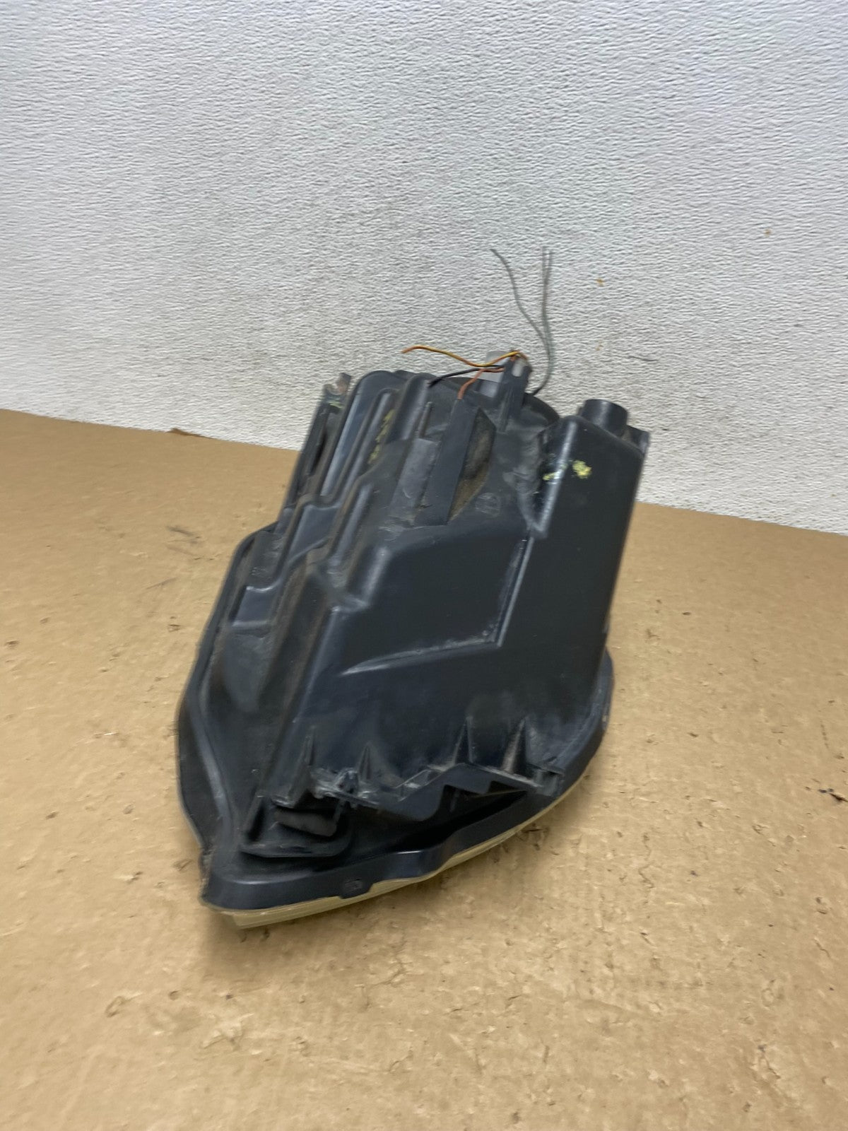 2004 - 2008 Mitsubishi Endeavor Headlight Left Driver Lh Side AF8141 DW7