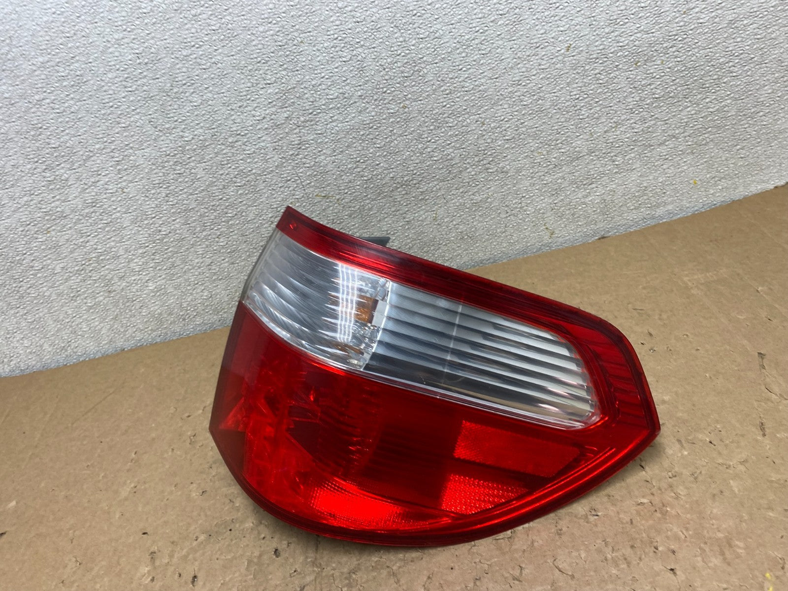 2005 2006 2007 Honda Odyssey Right Passenger RH Side Tail Light Oem V0339 DW1