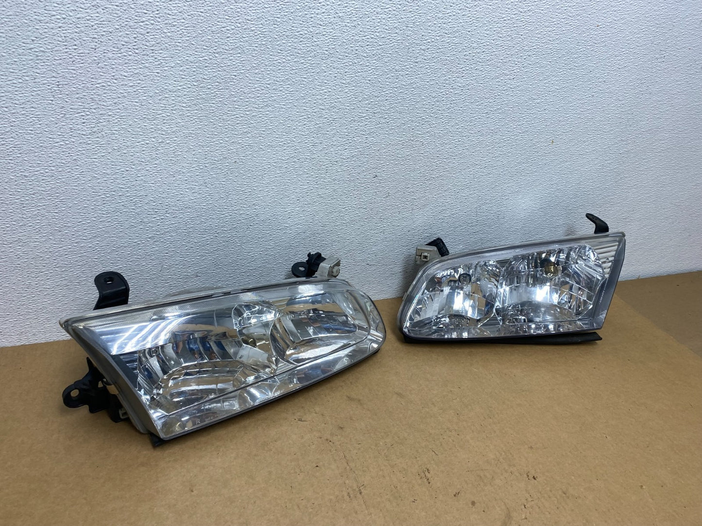 2000 to 2001 Toyota Camry Front Left+Right Side Headlights AC1734 DW2
