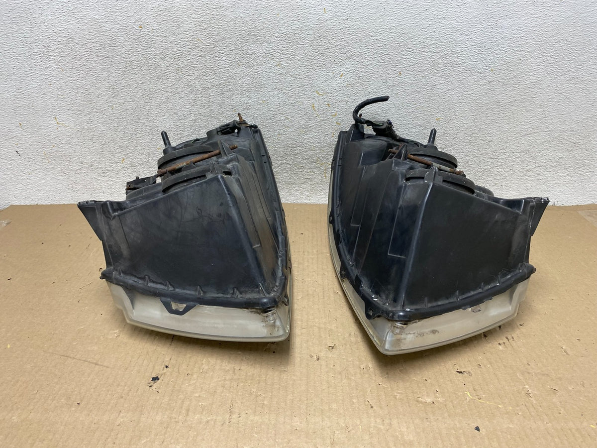 2003 - 2006 Ford Expedition Left+Right Side Headlights Halogen AH5819 DW13