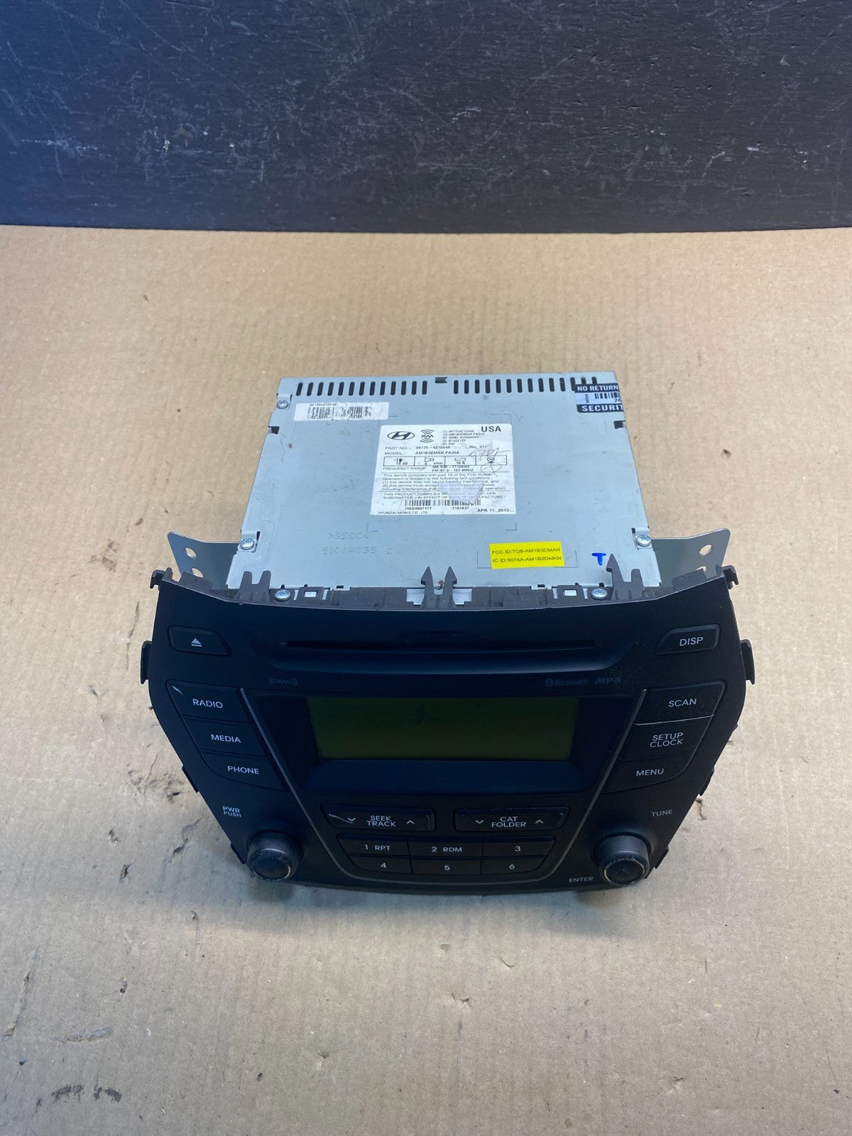 2013 to 2014 Hyundai Santa Fe AM/FM Radio CD Player AC8911 DG3