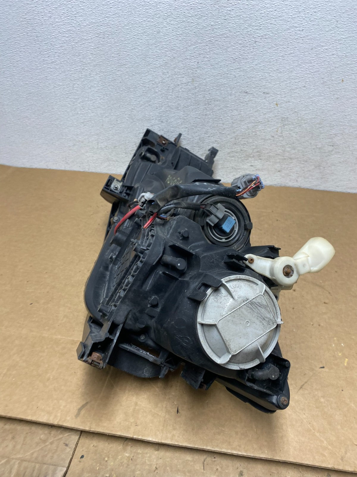 2009-2010 Mazda 6 Right Passenger Side Halogen Headlight AD6076 DW6