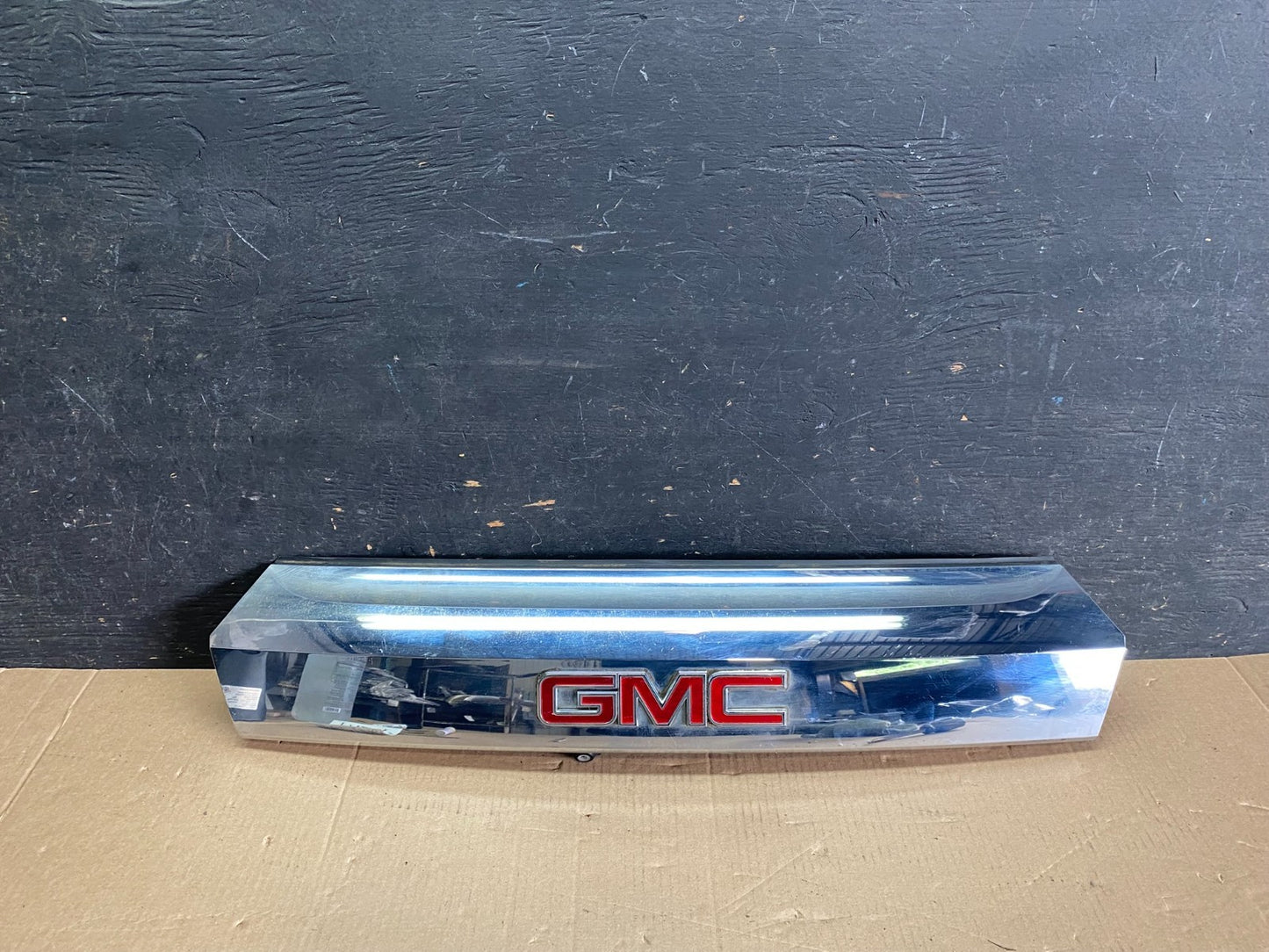 2011-2015 GMC Terrain Tailgate Liftgate Chrome Finish Molding Camera  P3986 DG0
