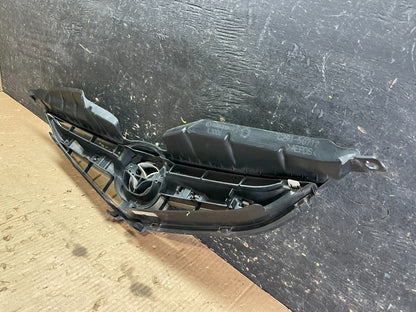 2008 to 2010 Mazda 5 Upper Front Grille Grill OEM Z5612  DG7