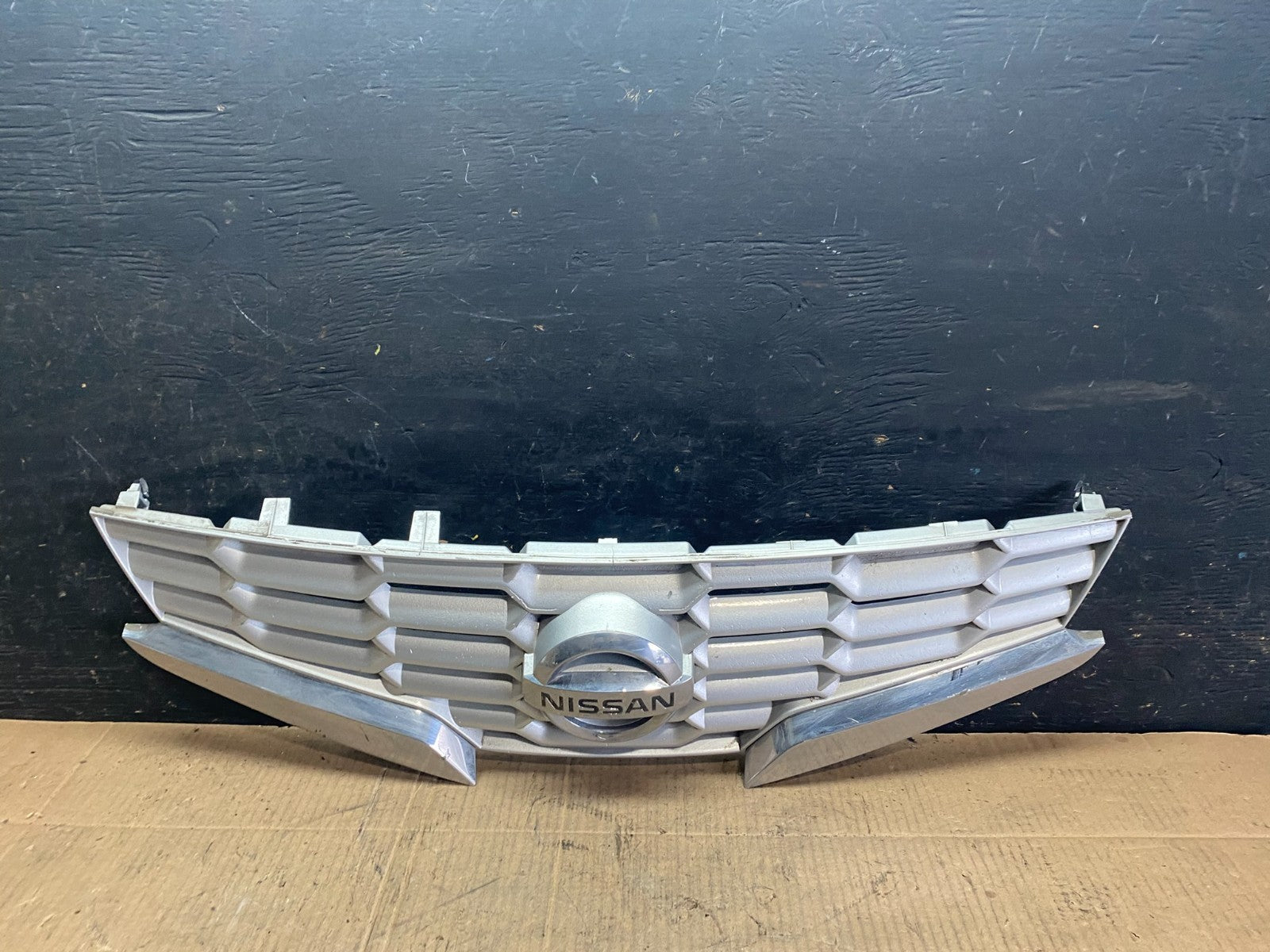 2008 to 2009 Nissan Altima Coupe Front Upper Grill Grille OEM R7889 DG0