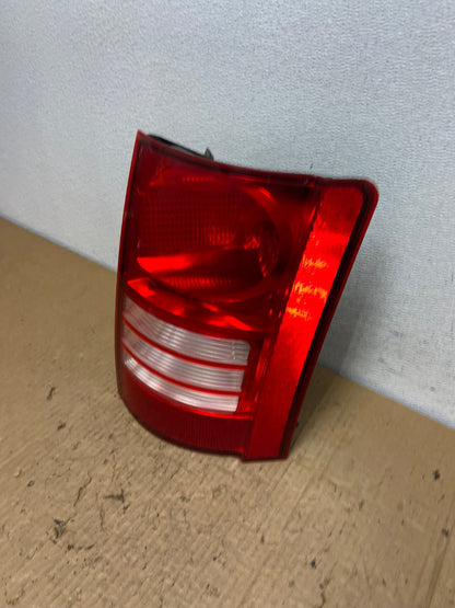 2008 - 2010 Chrysler Town And Country Right Passenger Tail Light AC8268 LK1