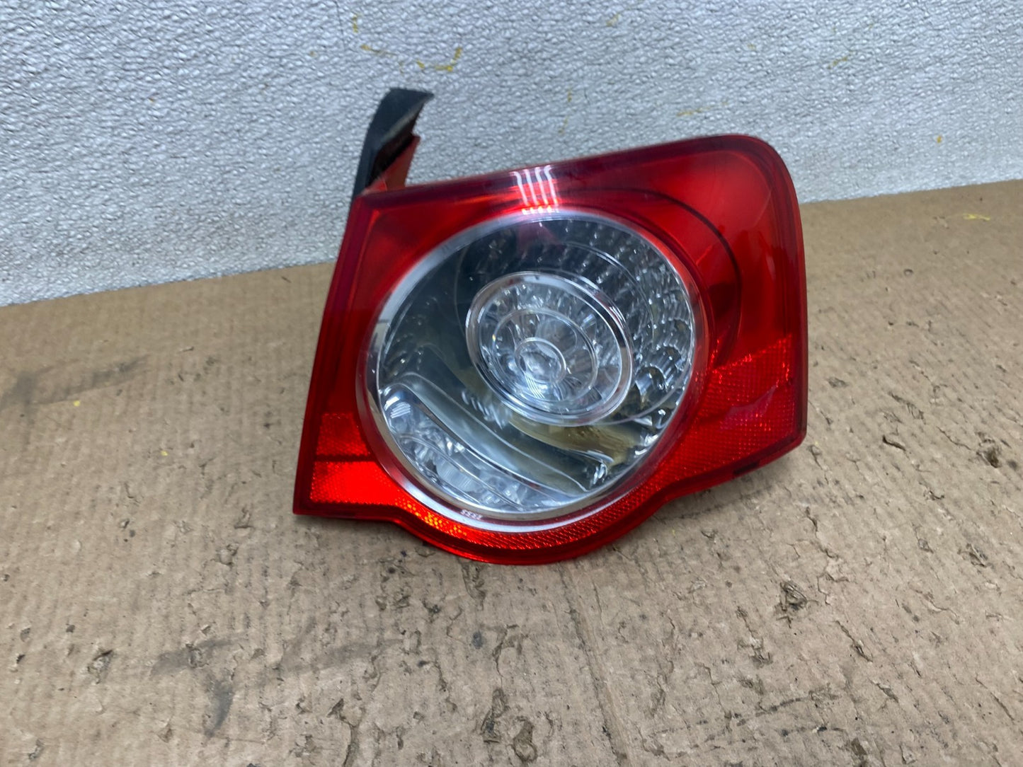 2006 to 2010 Volkswagen Passat EU Sedan Right Passenger Tail Light OEM W7511 DG0