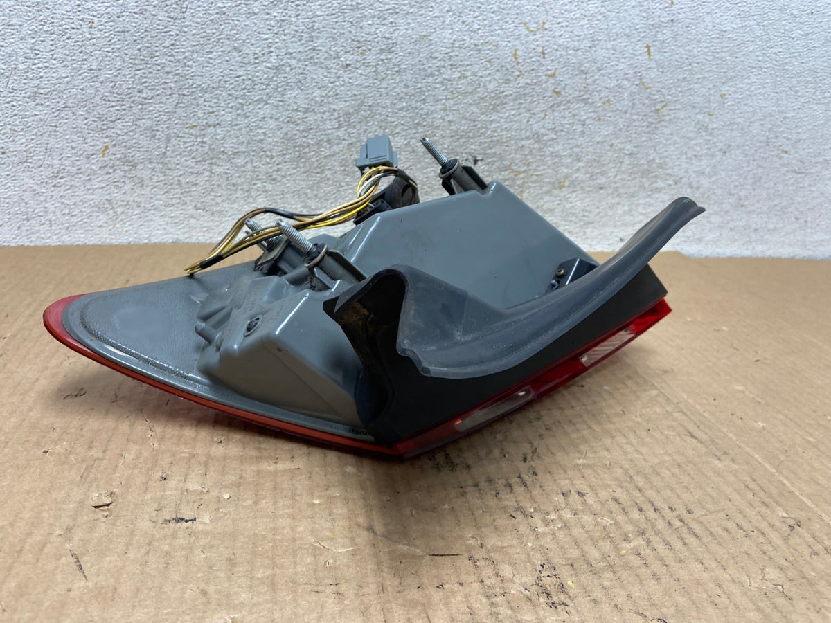 2013-2019 Ford Taurus LED Left Driver LH Side Tail Light AI6667 LK4