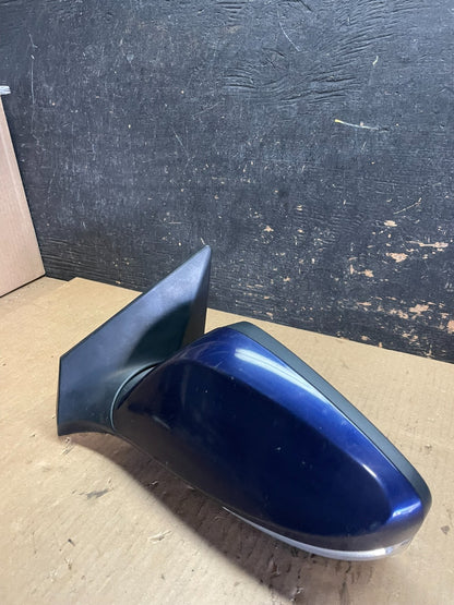 2011-2013 Hyundai Elantra Left Driver View Door Trn Sig Mirror OEM AA2374 MS2