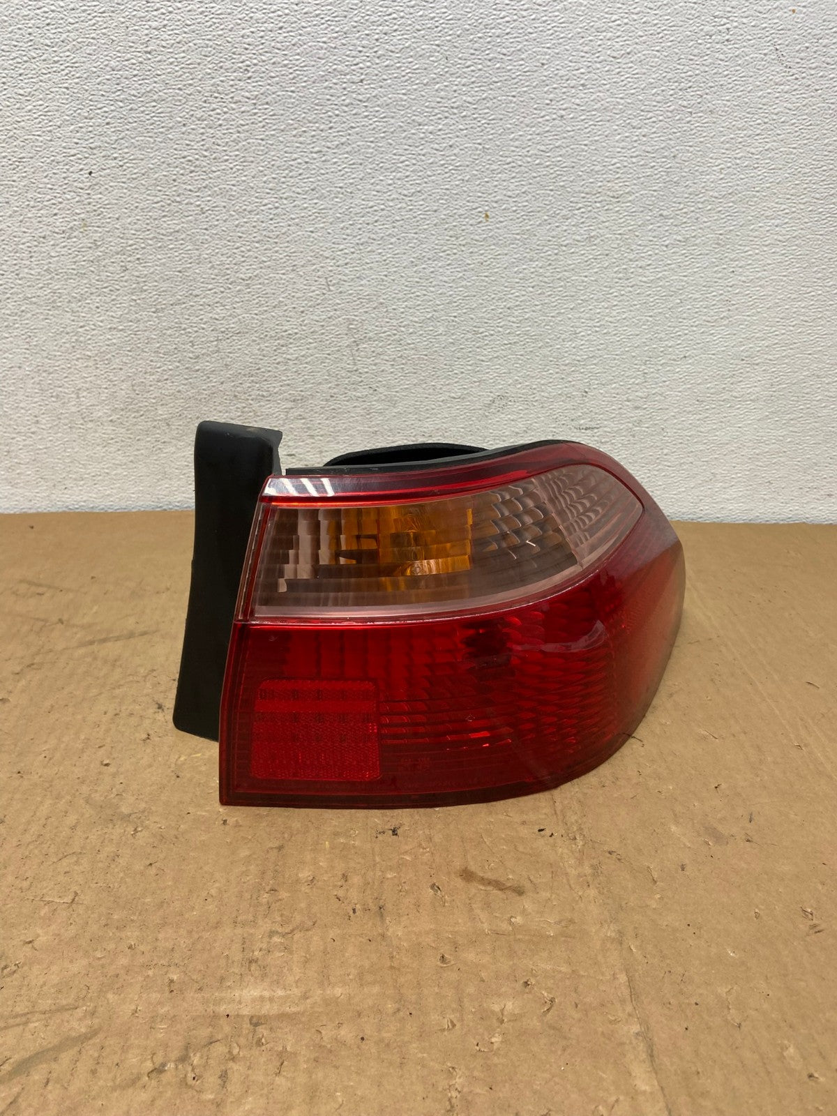 1998 to 2000 Honda Accord Sedan 4door Right RH Side Tail Light AD1217 LK0