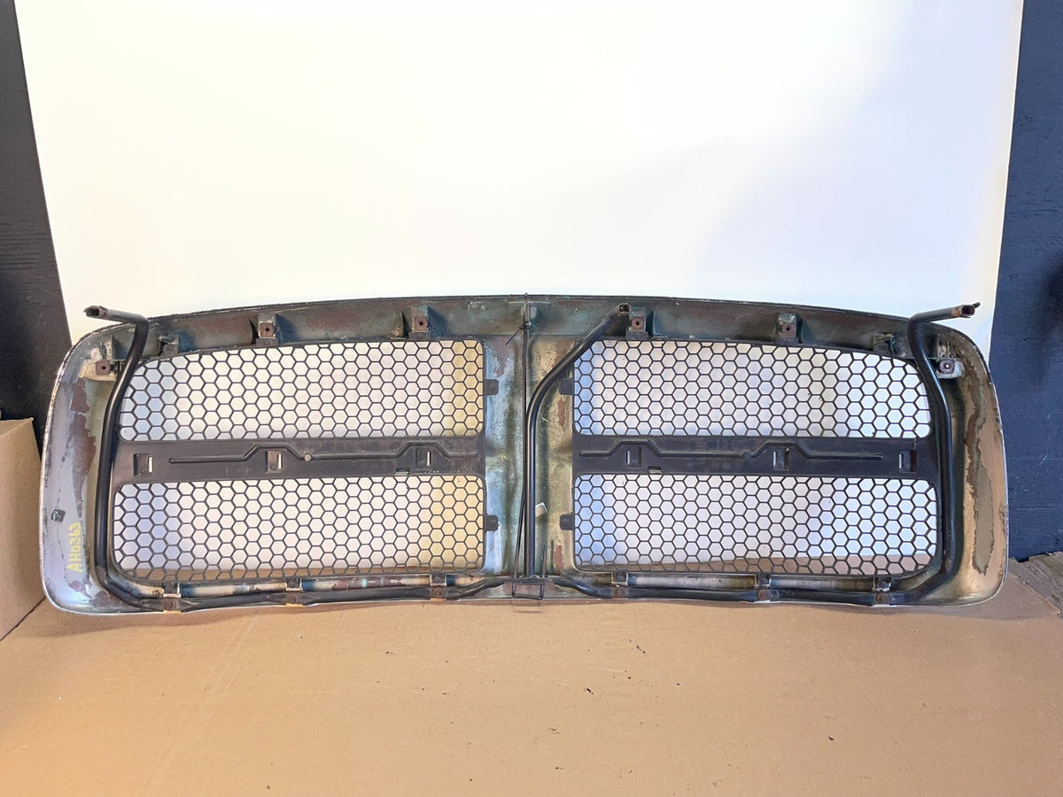 2002 2003 2004 2005 Dodge Ram 1500  Upper Front Grill Grille AH0363 DG3