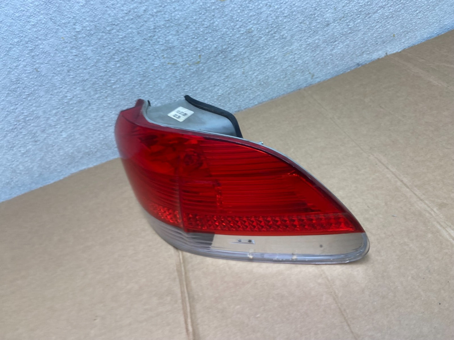 2006 2007 2008 BMW 7-Series 750li 760li Right Passenger Tail Light Oem AA1033 DW1