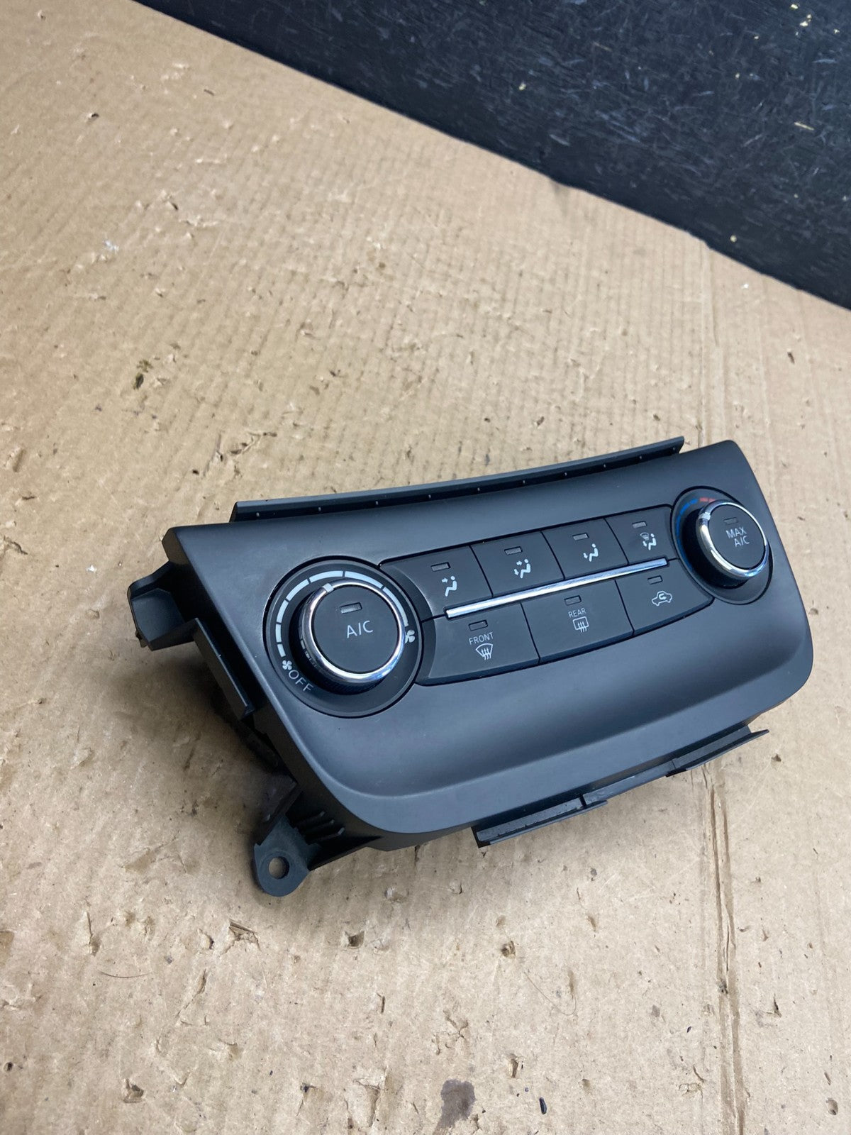2015-2017 Nissan Sentra Climate Control Unit Heater Ac Temperature AE4001 DG1