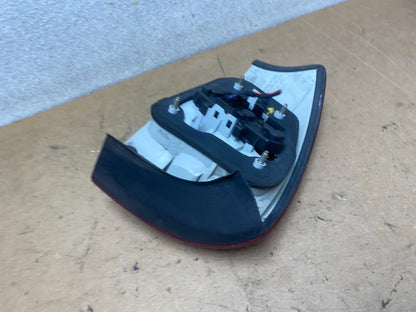 2002 2003 2004 Audi A6 Sedan Right Passenger RH Side Tail Light Oem X5672 DW5